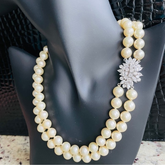 Vintage Fantasia By DeSerio Double Strand Simulated Pearl Necklace With … - Picture 3 of 15
